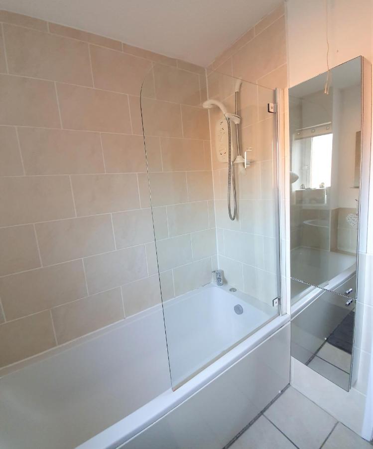 Modern One Bedroom Apt - City Centre & Freeparking Glasgow Ngoại thất bức ảnh